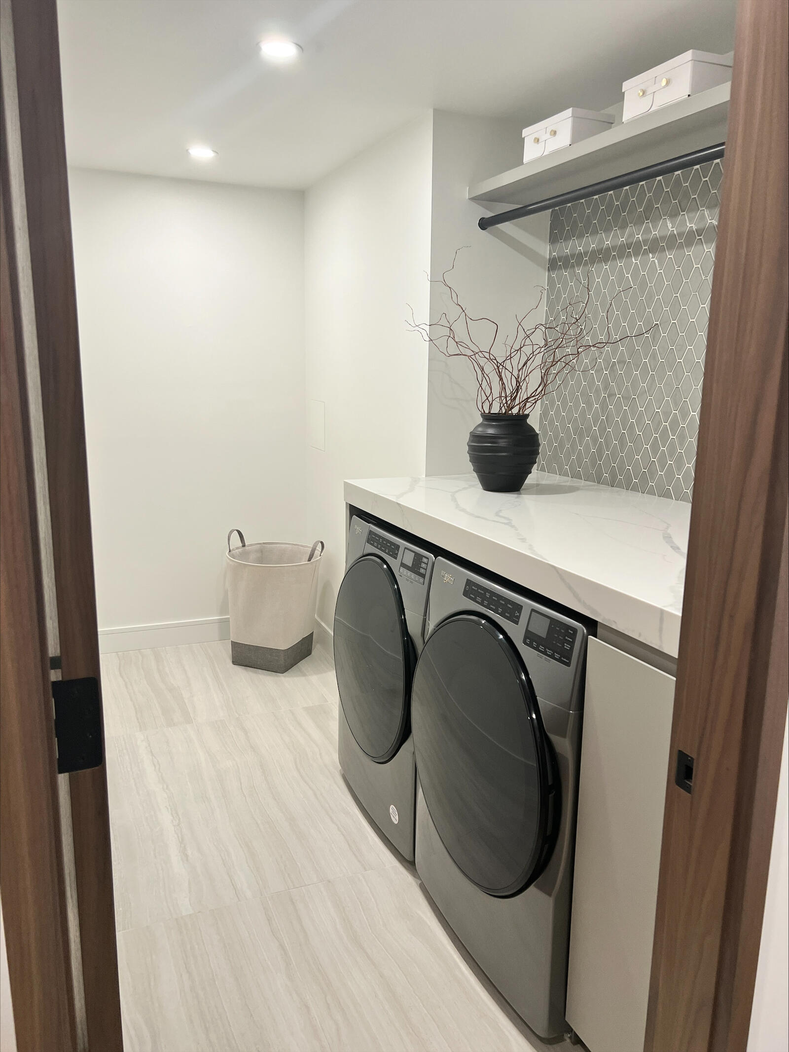 Kensington Luxury Condominium - Photo 10