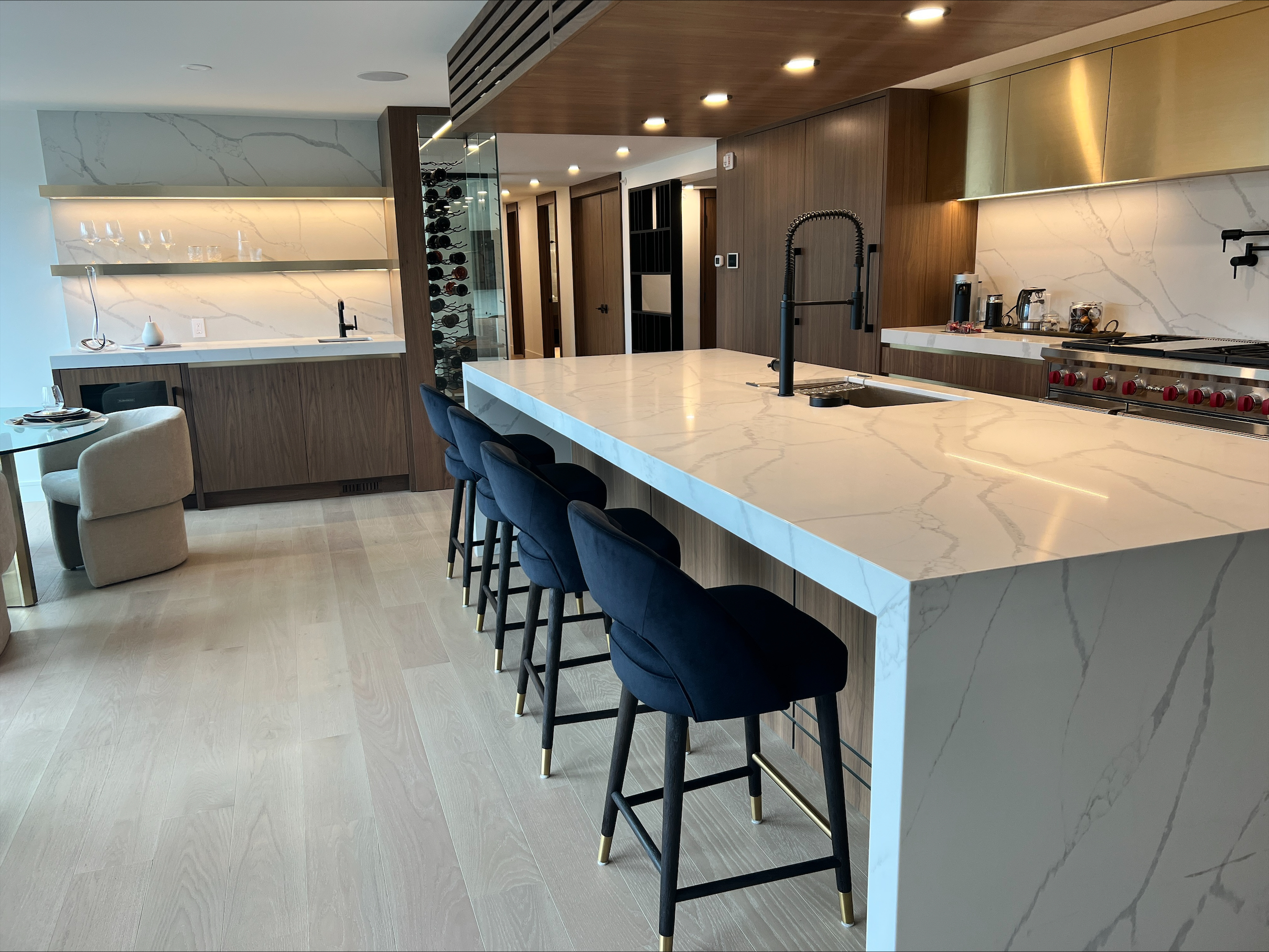 Kensington Luxury Condominium - Photo 1